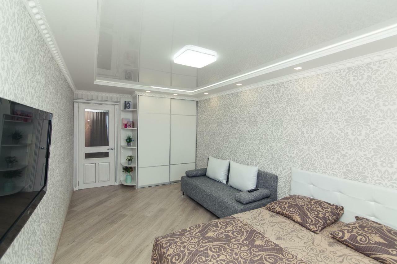 Luxury Apart-Hotel On Kondrateva Street Sumy Exterior foto